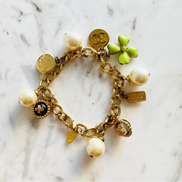 CHANEL Vintage Charm Bracelet - Picture 3 of 8